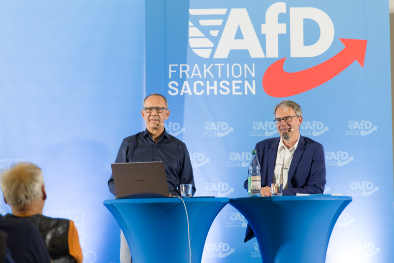 2025-08-27-fraktionVorOrt-0P0A6830